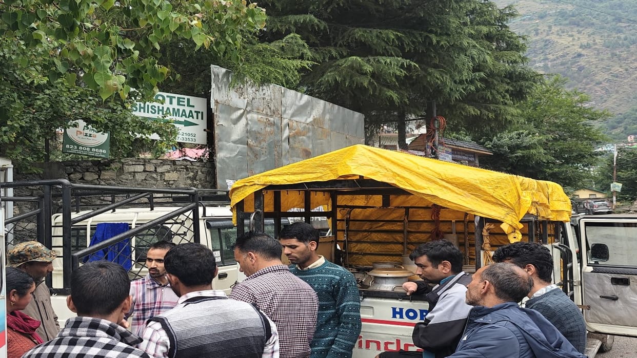 Food Safety Department collected samples in Kullu; detergent was found in the milk, and vendors were let off w
