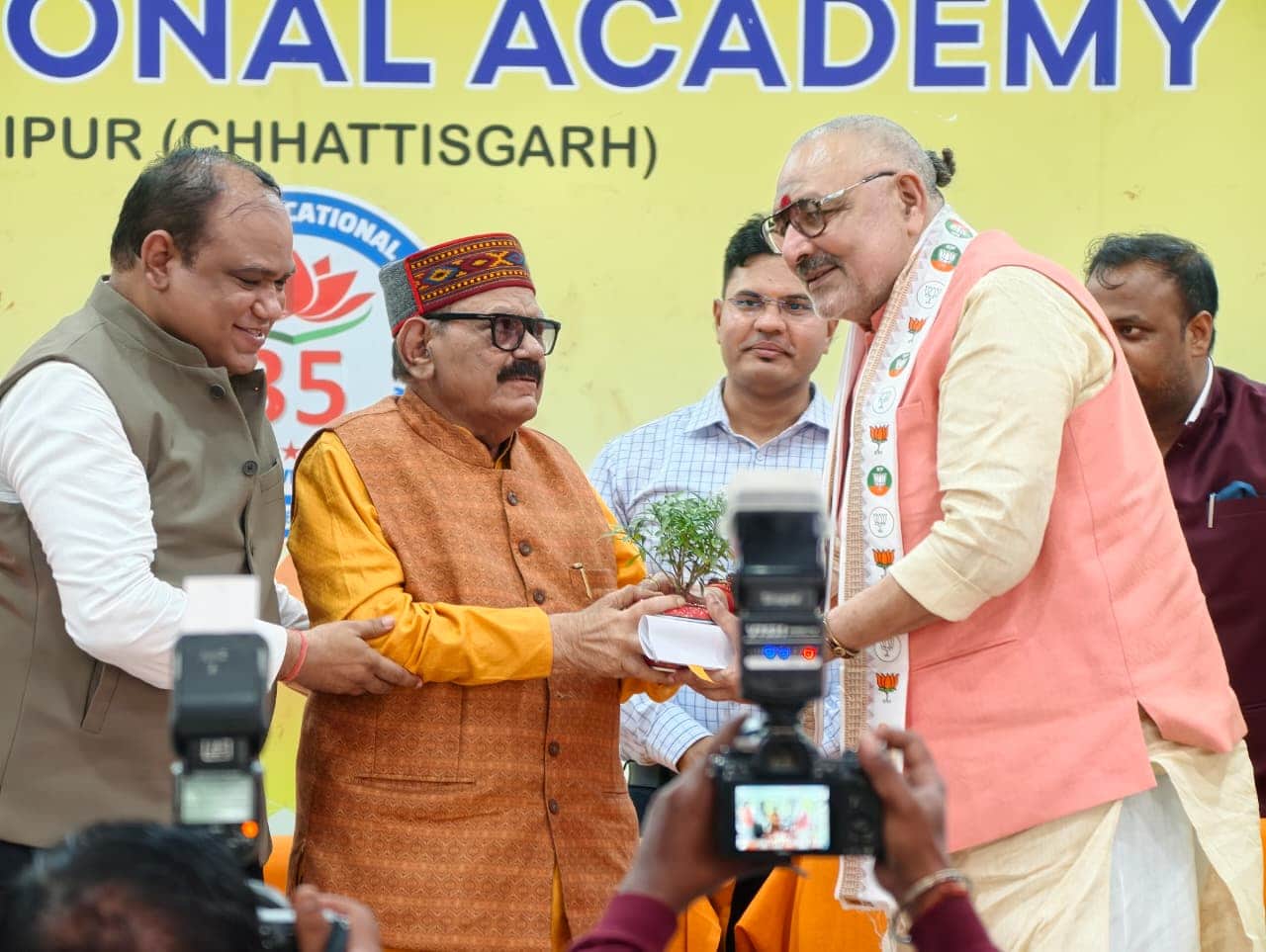 केंद्रीय कैबिनेट मंत्री गिरिराज सिंह