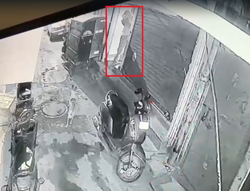 Tughlakabad Fire Incident Sarita humiliated in front of Deepak wife her lover flown into rage