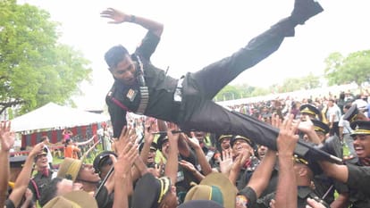 Dehradun IMA POP: तिरंगे की शपथ के साथ फर्ज का सफर हुआ शुरू, तस्वीरों में देखें देश के नए रणबांकुरों का जुनून Dehradun IMA POP 2026 Picture 515 Cadets Commissioned into Army First Ever Nine Women Officers Pass Out
