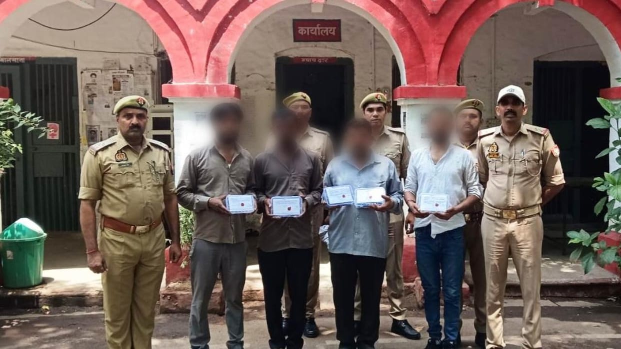 Jhansi: Gang specializing in thefts on moving trains busted