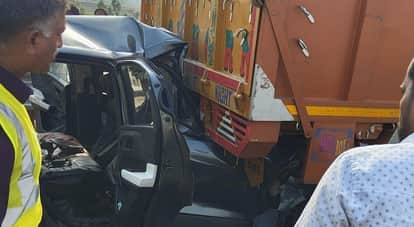 Unnao Ganga Expressway Accident High speed and a moment of drowsiness caused the accident four friends died