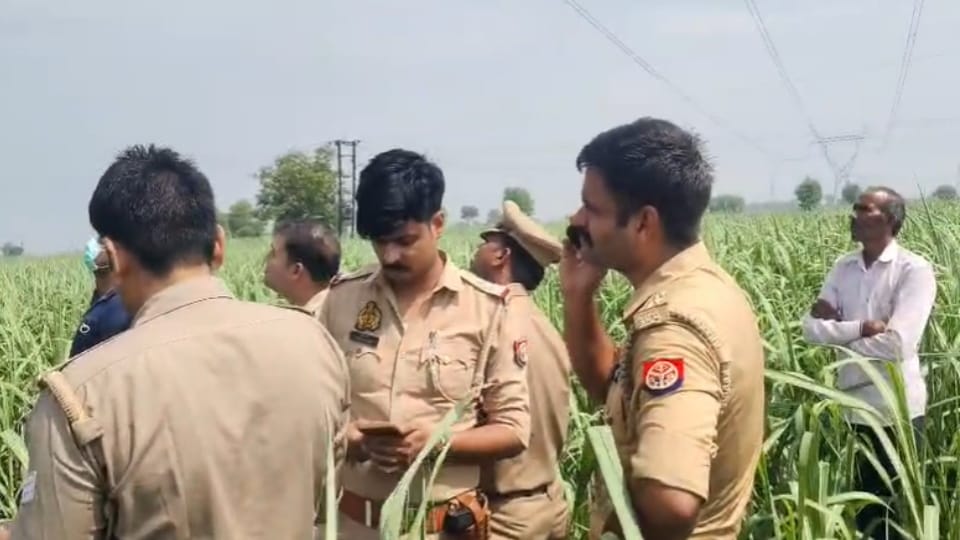 Muzaffarnagar: Migrant Worker Found Hanging From Electricity Pole, Police Launch Investigation