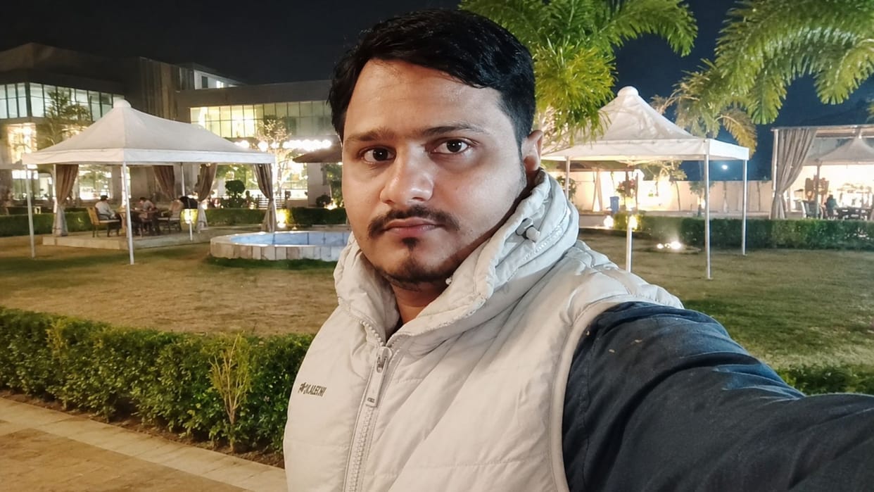 Yamaha agency employee murdered with knife and iron rod in darbhanga Bihar