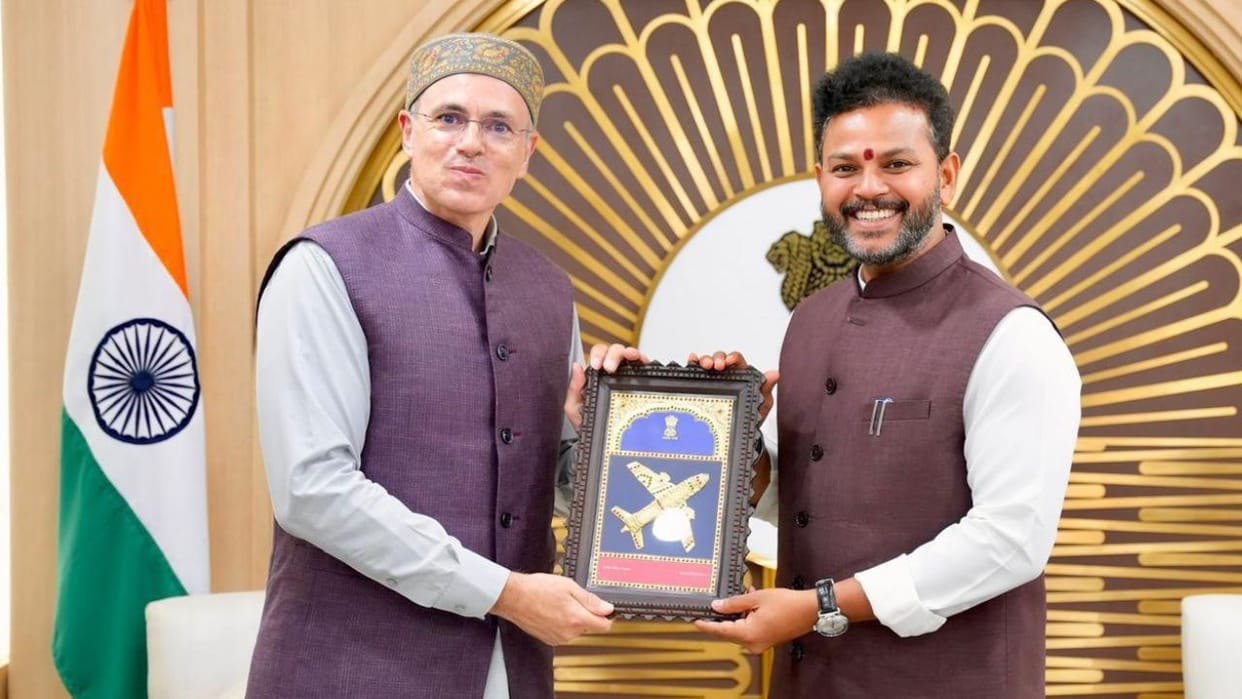 The cm met the Union Defence Minister and the Civil Aviation Minister regarding the closure of the airport.
