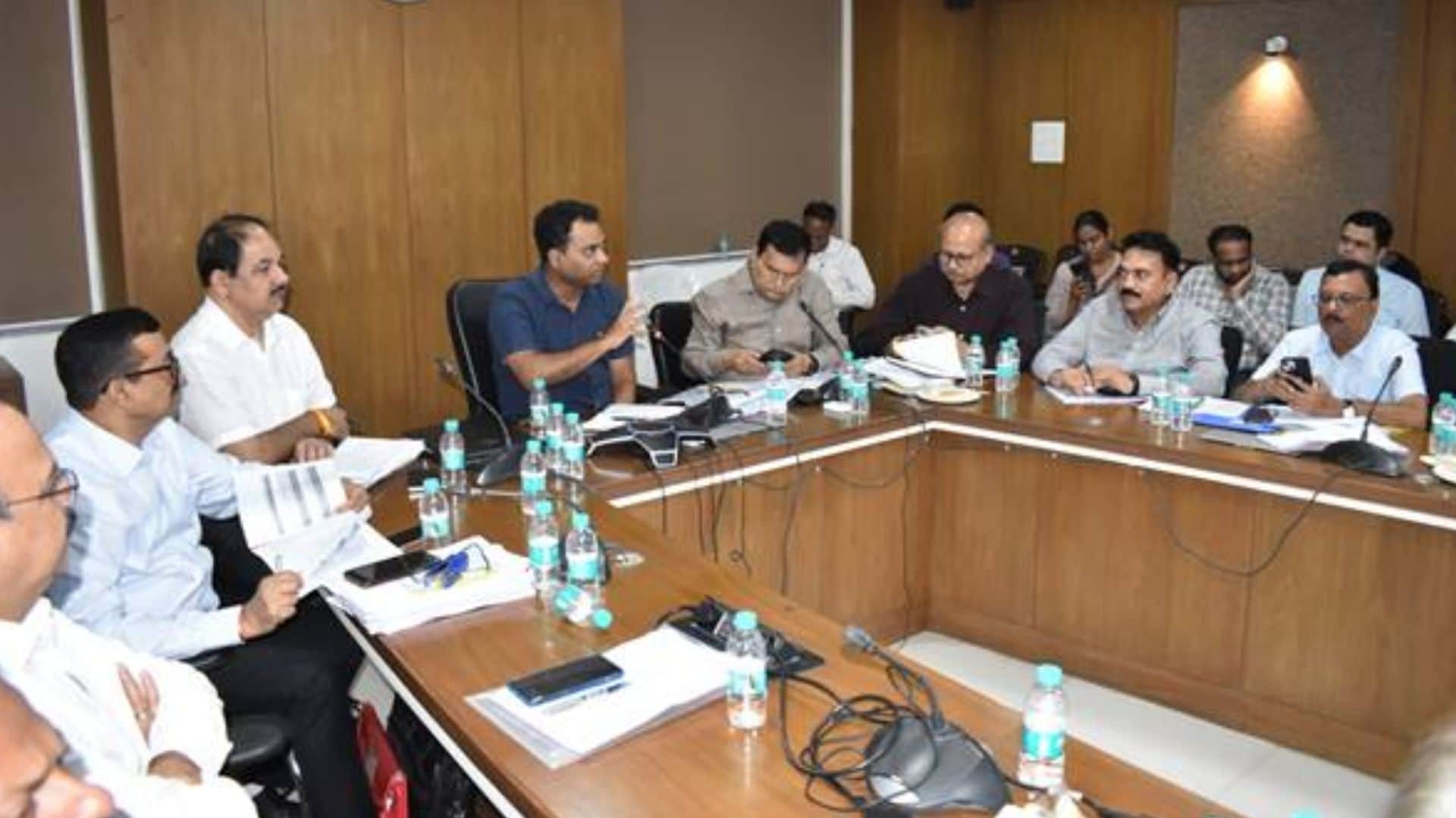 नगरीय प्रशासन आयुक्त संकेत भोंडवे