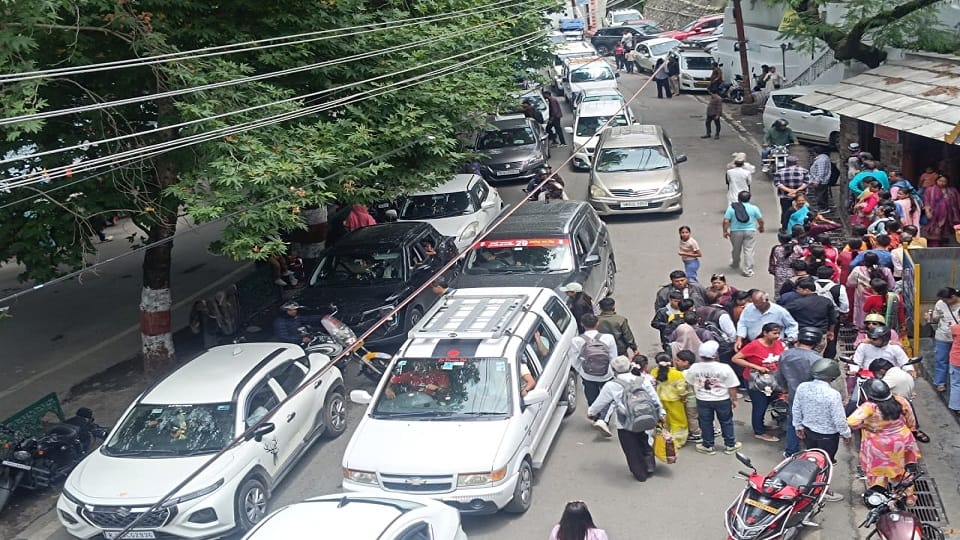 Uttarakhand Traffic jam in Nainital