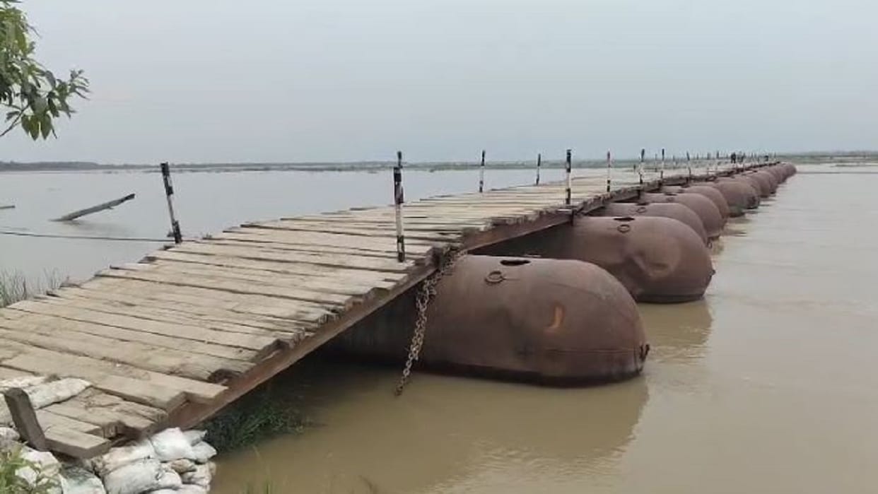Pontoon bridge closed as Sharda River water level rises in Pilibhit