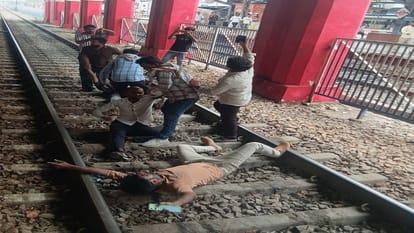 Protest in Aligarh over Khurja Junction accident