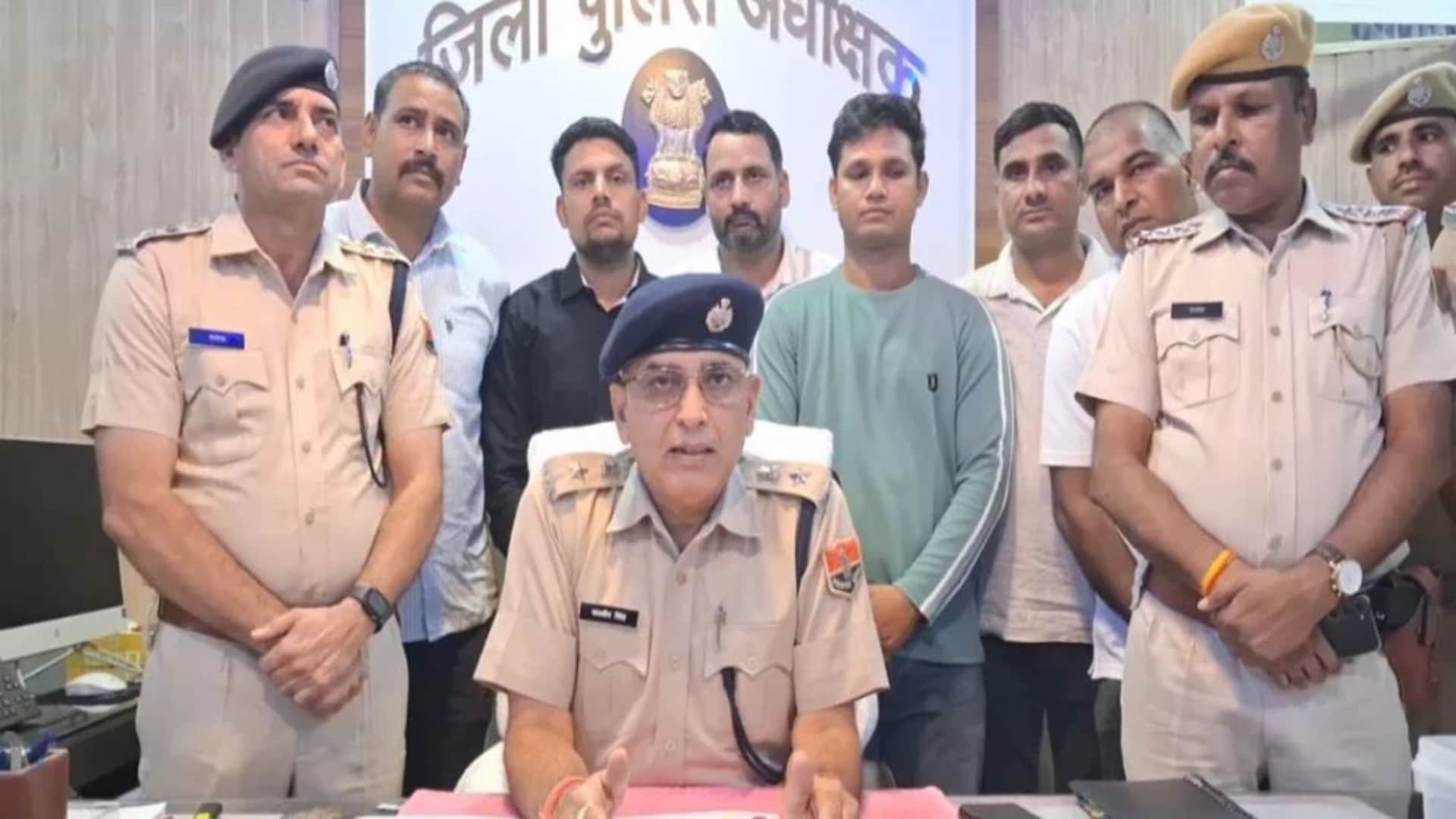 मामले की जानकारी देते पुलिस अधीक्षक