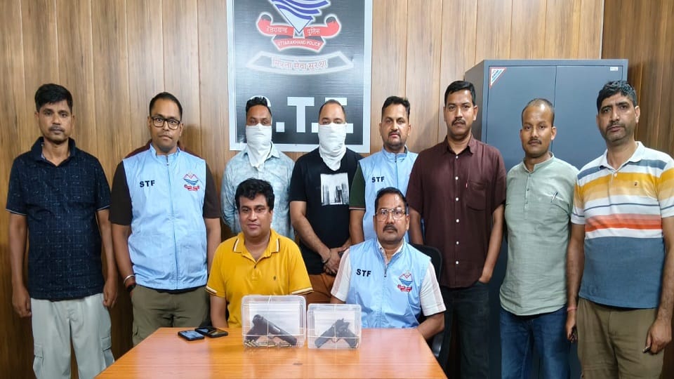 Two arrested including restaurant operator with illegal weapons in rudrapur