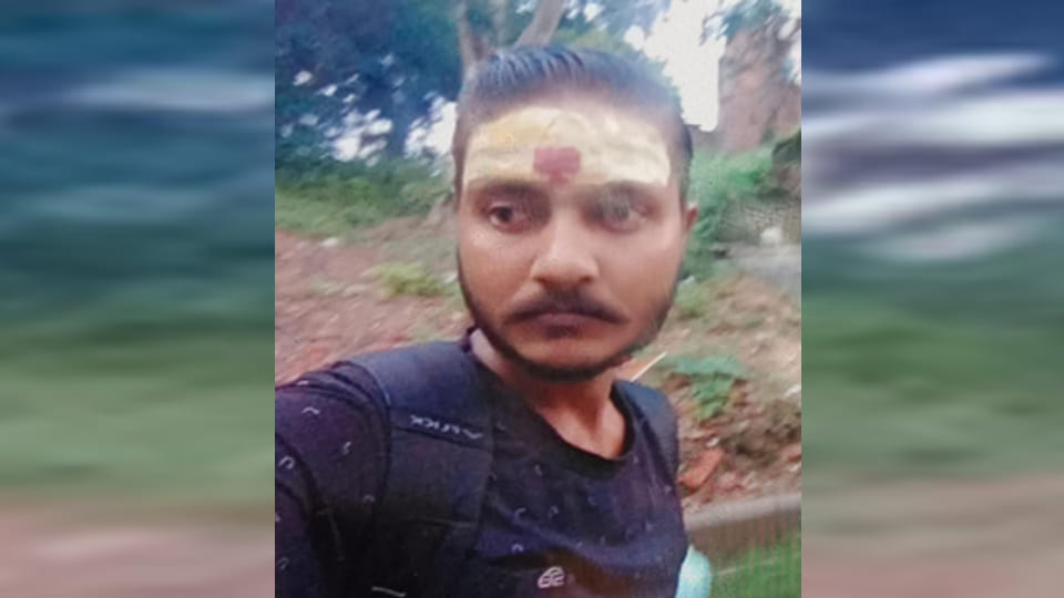 Kanpur: Hotel worker, staggering while intoxicated, falls face-first into waterlogged area; dies