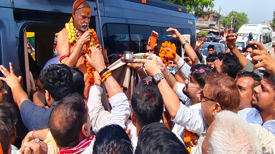 Shankaracharya Avimukteshwarananda in Atrauli