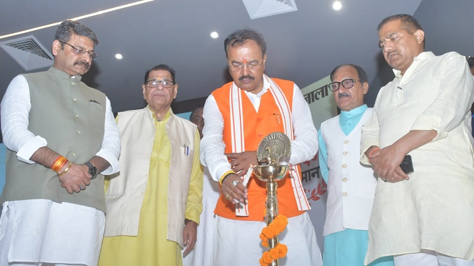 Amar Ujala Samarpan Ceremony: Faces lit up as Deputy CM Maurya presented medals to Lakhpati Didis
