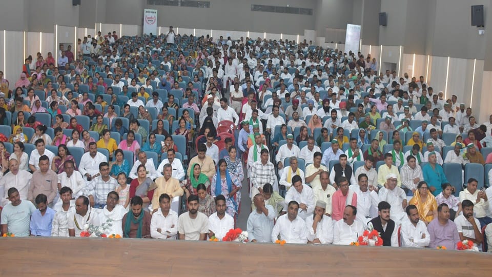 Amar Ujala Samarpan Ceremony: Faces lit up as Deputy CM Maurya presented medals to Lakhpati Didis