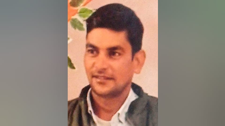 Woman kills husband with lover in baghpat Wife arrested search on for lover