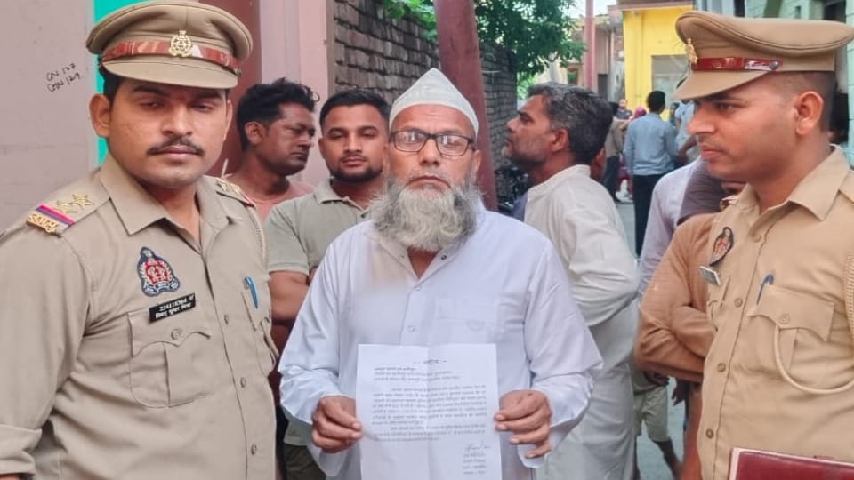 UP: Notice issued to clear the land by removing this old Jama Masjid in Meerut; seven days' time given.