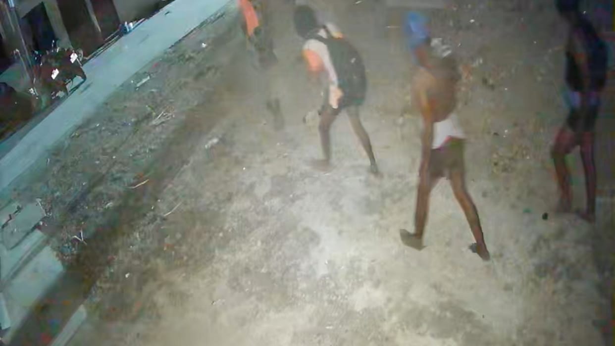 Thieves terrorize Awas Vikas Colony Scheme 2; attempt made to break into a house by cutting through the iron g