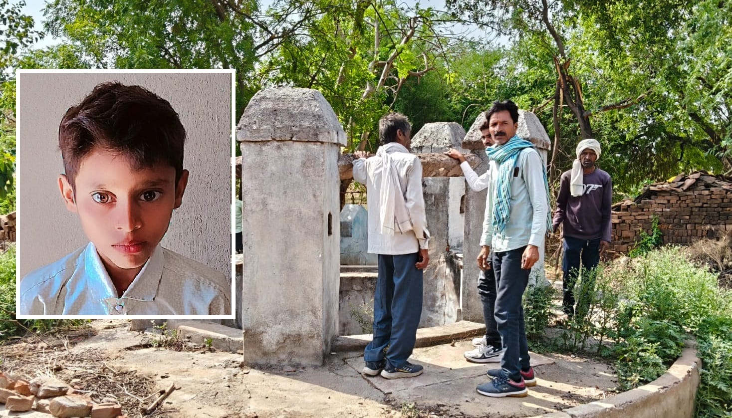 मृतक की फाइल फोटो और घटनास्थल पर लगी भीड़