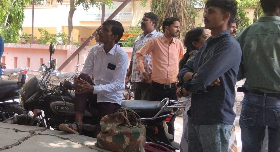 Kanpur Neither staff nor proper arrangements Jan Arogya Mela turns into farce patients left wandering