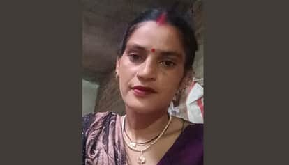 Hardoi Accident Tractor hits couple on motorcycle woman dies after being run over