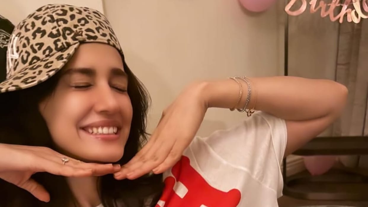 Disha Patani Celebrated Her Birthday With Close Friends; Mouni Roy shared lovely photos of the celebration