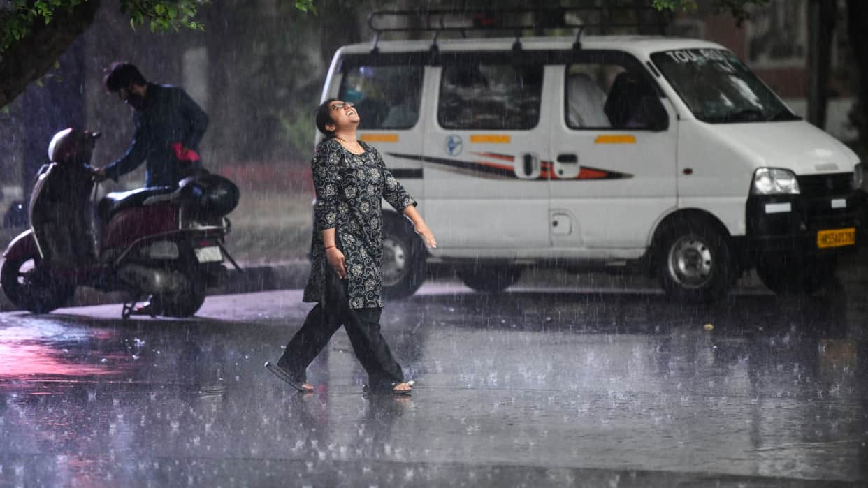 Weather Update Intermittent rain will continue in Delhi this week