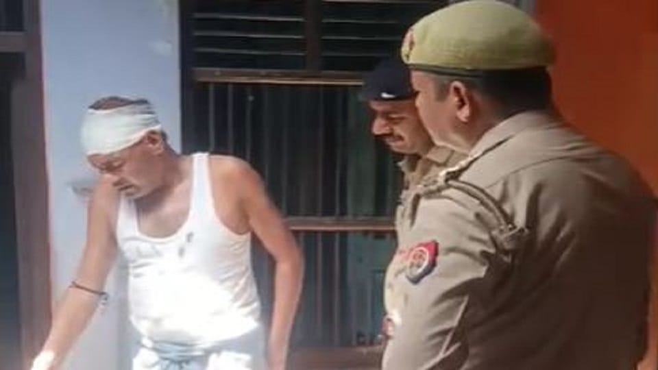 Armed Gang Loots 16 Lakh from Jeweller’s House in Bah, Trader Injured While Resisting