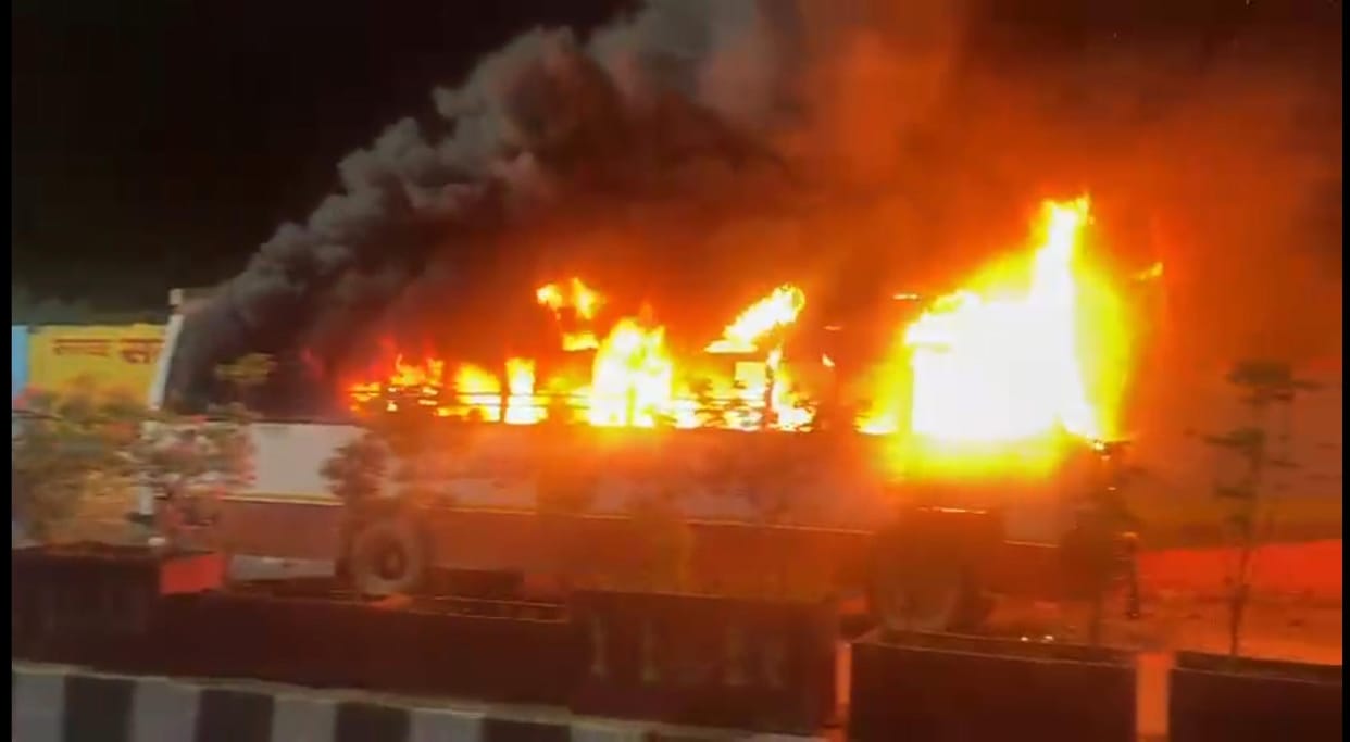 Bus Turns Into Fireball Near Agra, 50 Passengers Jump to Safety