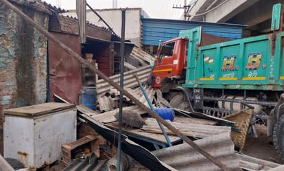 Baghpat: Truck Rams Into Tea Stall in Baghpat, 12 Injured, Driver and Helper Abscond