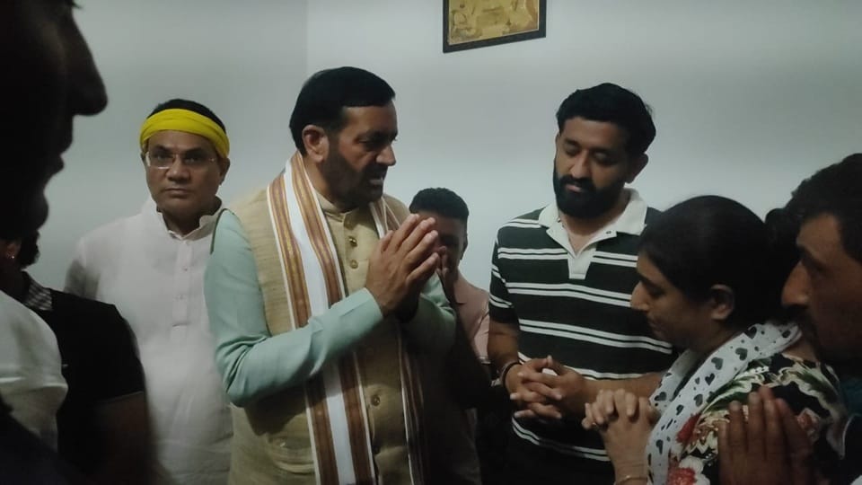CM Saini visits the family of the Rohtak D-Park fire victims; announces compensation of up to ₹5 lakh