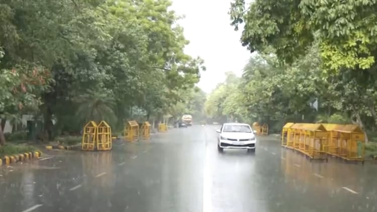 Weather Update:दिल्ली-एनसीआर में झमाझम बारिश से बदला मौसम का मिजाज, लोगों को गर्मी से मिली राहत – Weather Takes A Turn In Delhi-ncr With Heavy Rainfall Weather Update:दिल्ली-एनसीआर में झमाझम बारिश से बदला मौसम का मिजाज, लोगों को गर्मी से मिली राहत – Weather Takes A Turn In Delhi-ncr With Heavy Rainfall