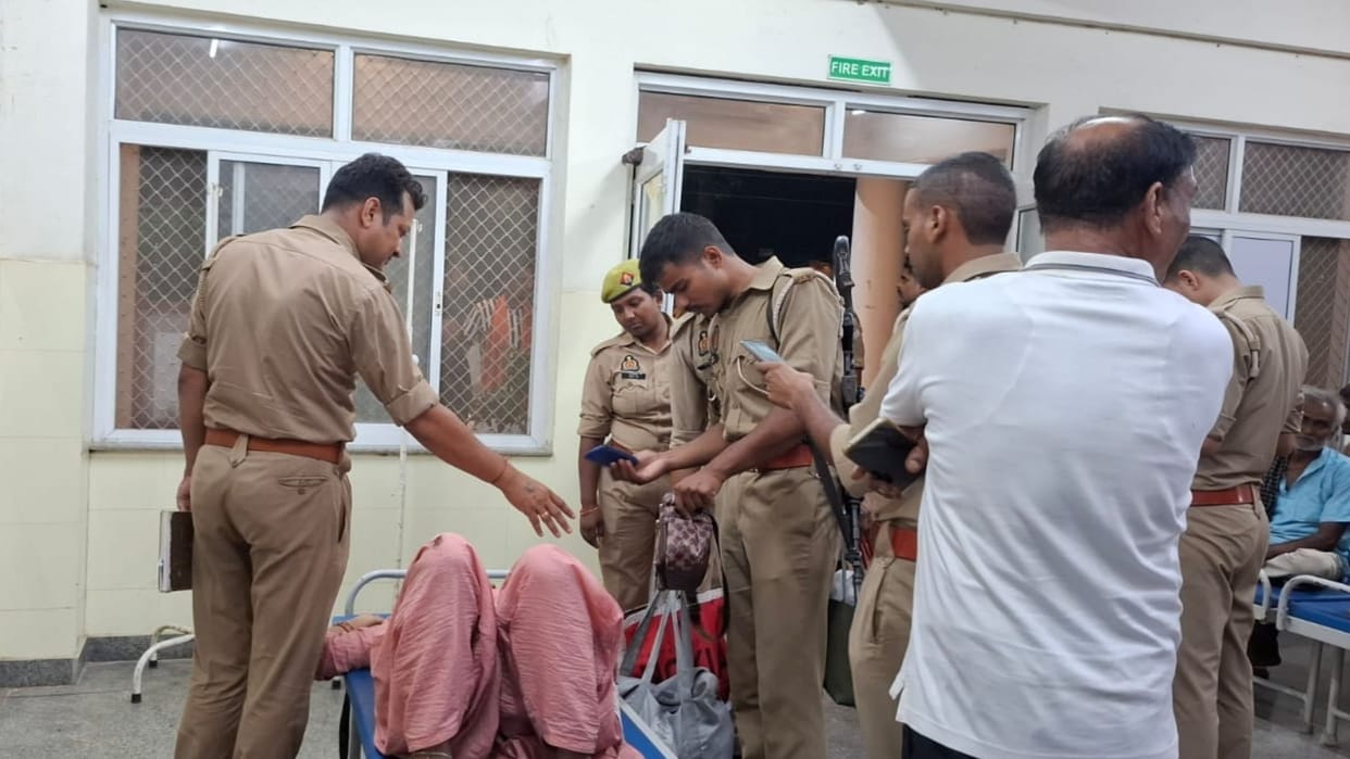 Trailer truck rams into roadways bus three female passengers injured in azamgarh
