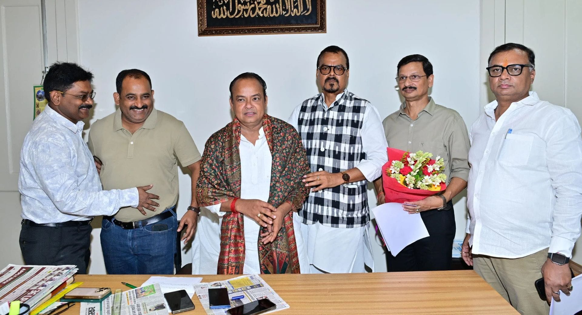 मंत्री को ज्ञापन देते पेट्रोलियम ऑनर एसोसिएशन के प्रतिनिधिमंडल