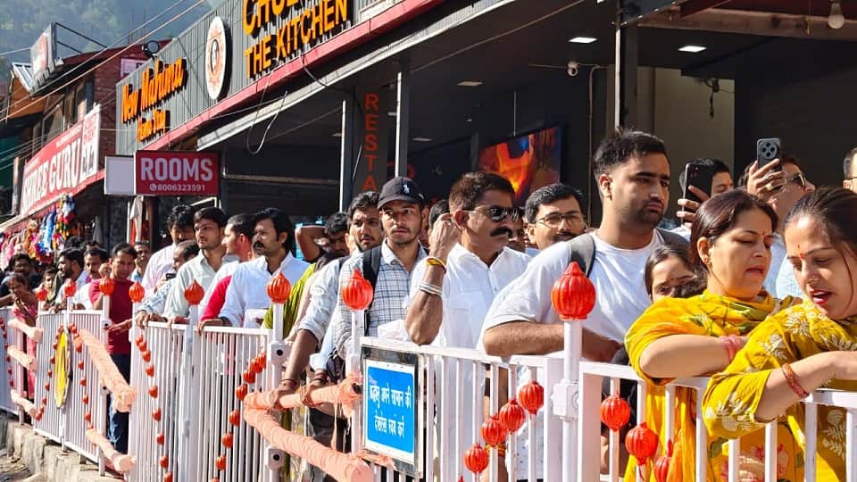Kainchi Dham Foundation day Kainchi Dham resounded with chants hailing Baba