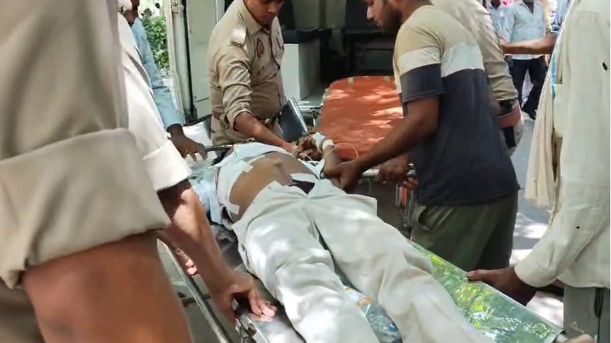 Kaushambi: Son shoots father in Kaushambi; referred to Prayagraj in critical condition.