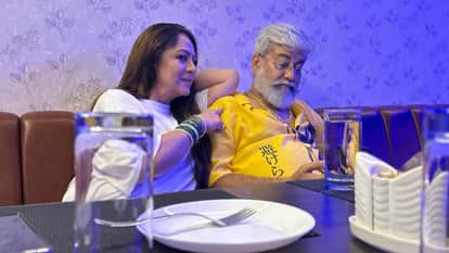 Bhojpuri star Akshara singh Extends wishes On her Mother and famous actress Nilima singh Birthday see photos