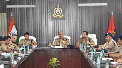 DGP in Varanasi Police must strictly enforce no-touch policy at Kashi Vishwanath Temple and Ganga ghats
