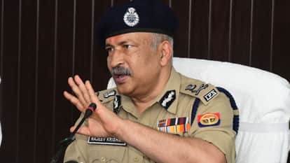 DGP in Varanasi Police must strictly enforce no-touch policy at Kashi Vishwanath Temple and Ganga ghats