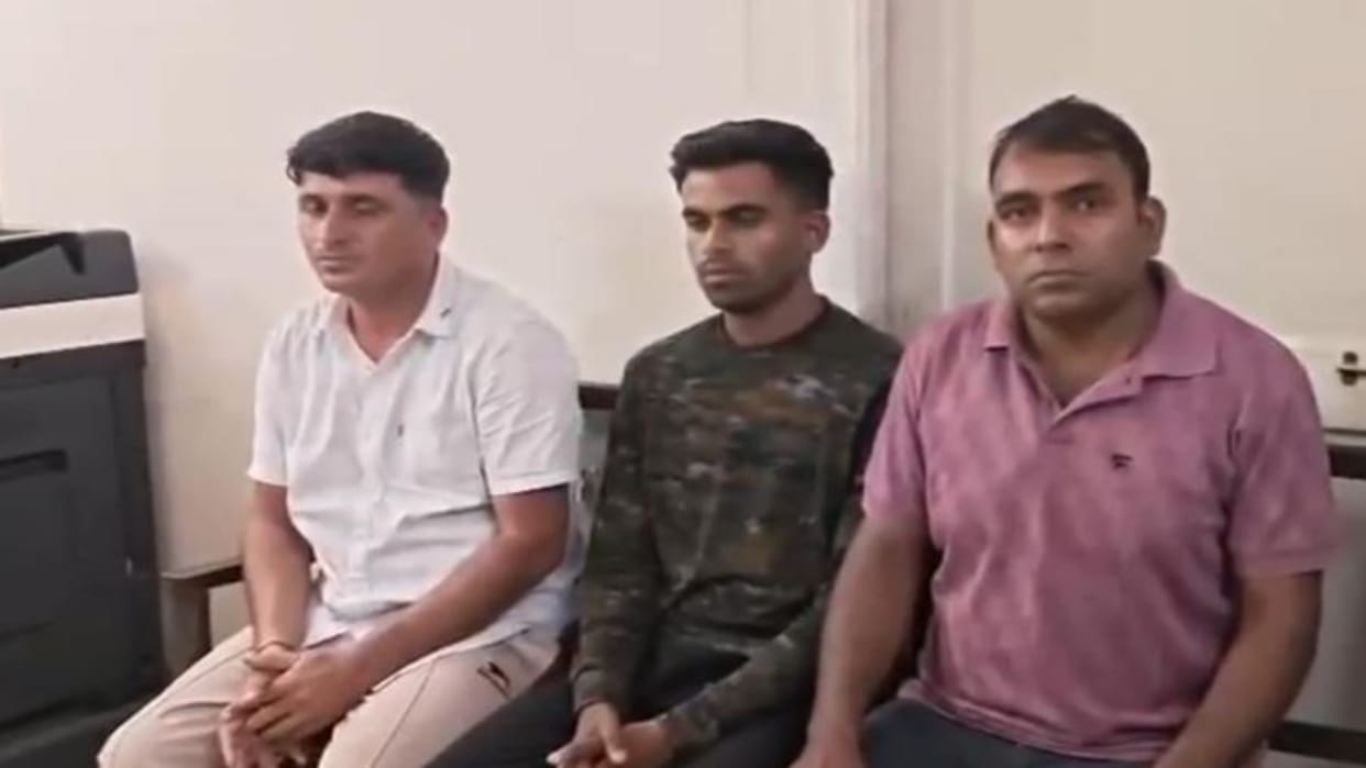 Bundi News: Three forest guards trapped by ACB for seeking bribe over JCB operation permission