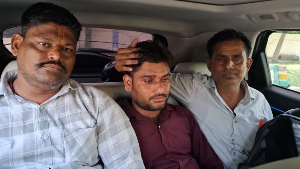 Bundi News: Panchayat secretary caught by ACB while taking ₹50,000 bribe for clearing bills; probe underway