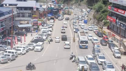 Heavy Tourist Rush Chokes Kalka-Shimla NH-5, Hotels in Solan, Kasauli and Chail Fully Booked