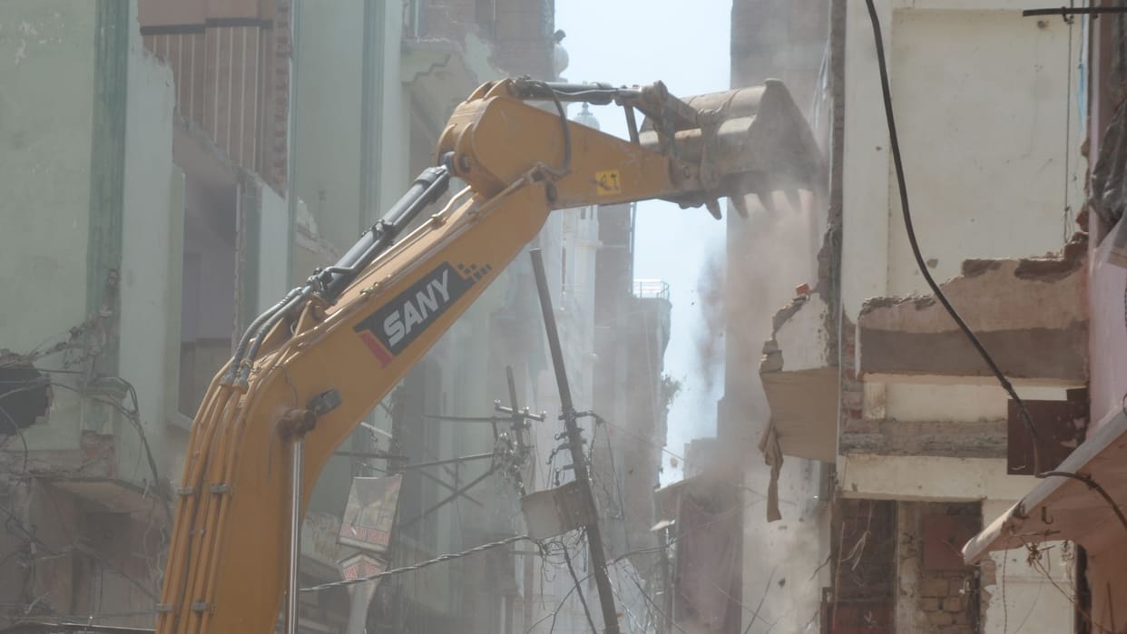 Dalmandi, Varanasi Five buildings demolished Dalmandi using Poclain machine demolition drive began 7 AM