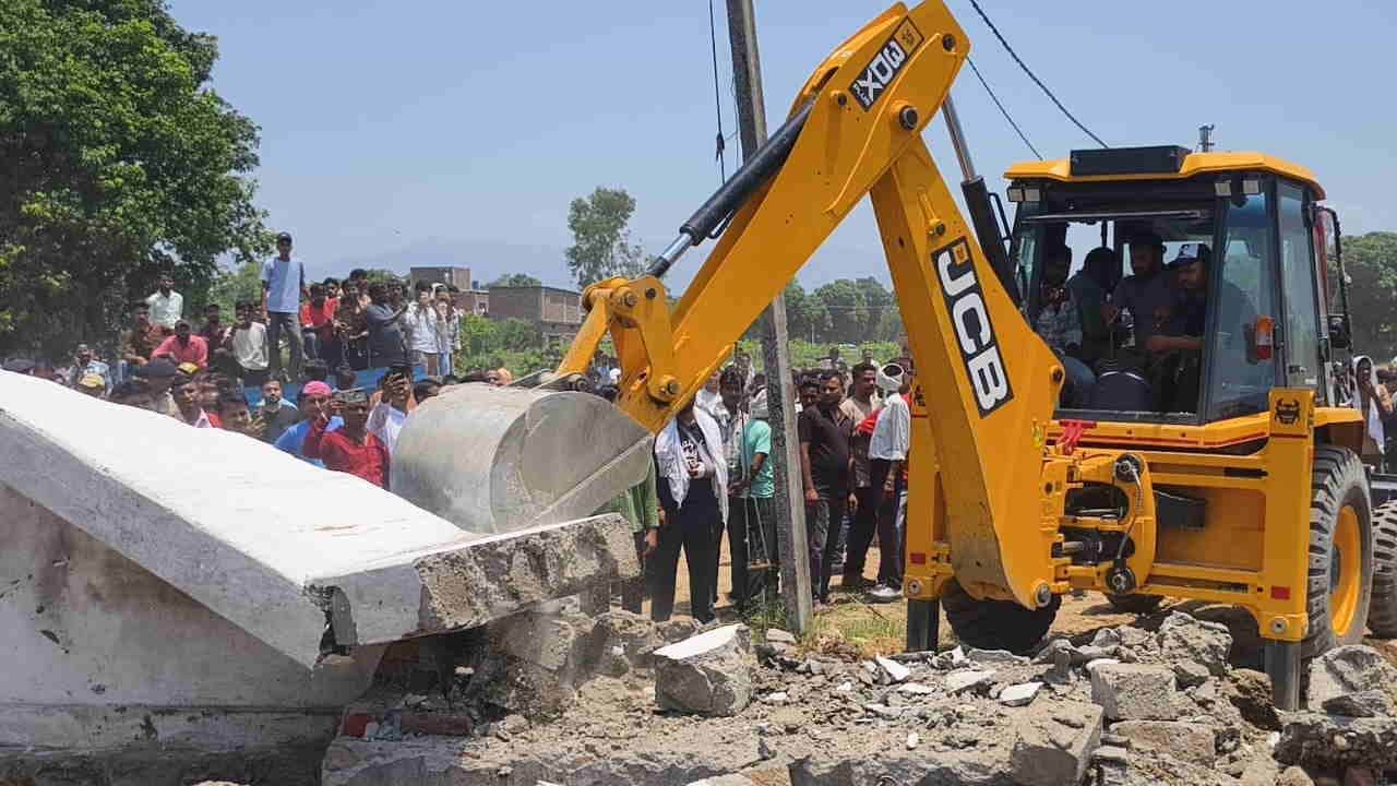 BJP Leader Murder Case: Family Demands Arrests as Tension Continues in Bairagiwala Bulldozer Action