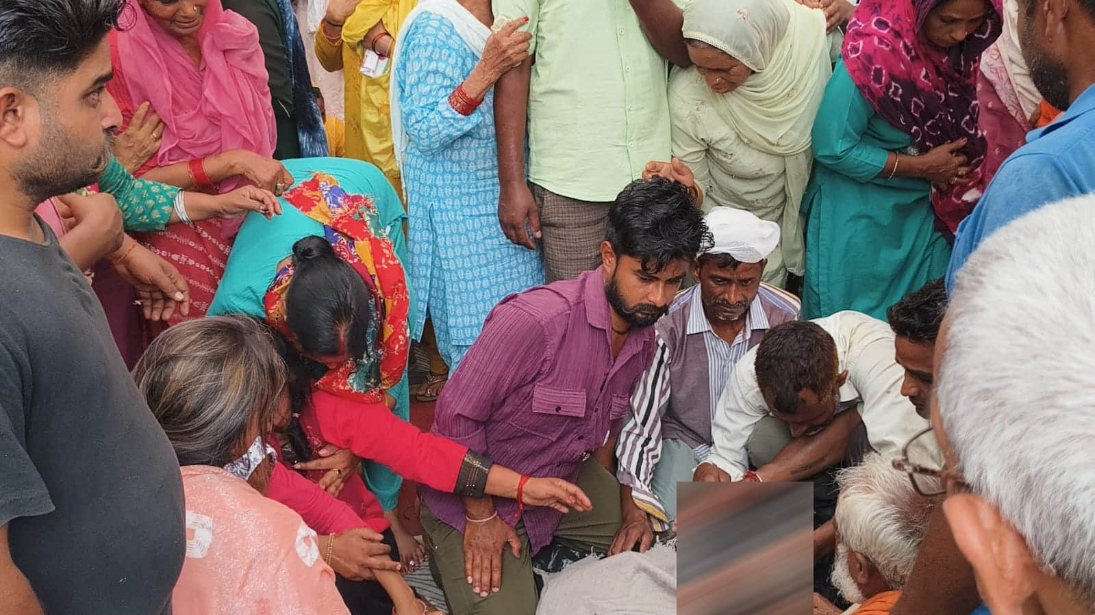 BJP leader murder case Deceased Vinod Kumar mortal remains brought home family members break down in grief