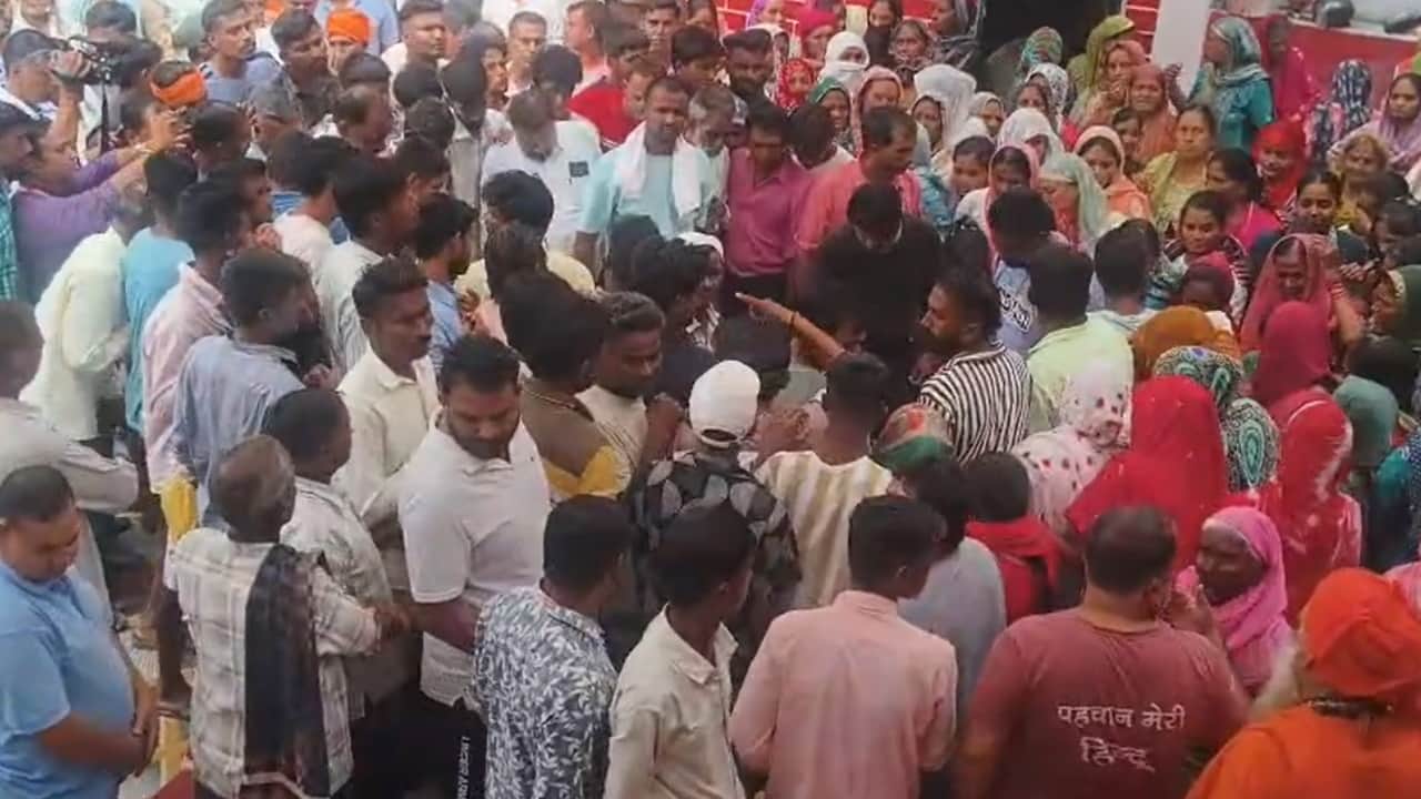 BJP leader murder case Deceased Vinod Kumar mortal remains brought home family members break down in grief