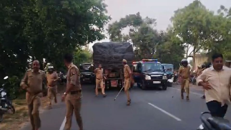 Agra Chaos After Fatal Thar Crash: Villagers Stone Police 11 Personnel Injured