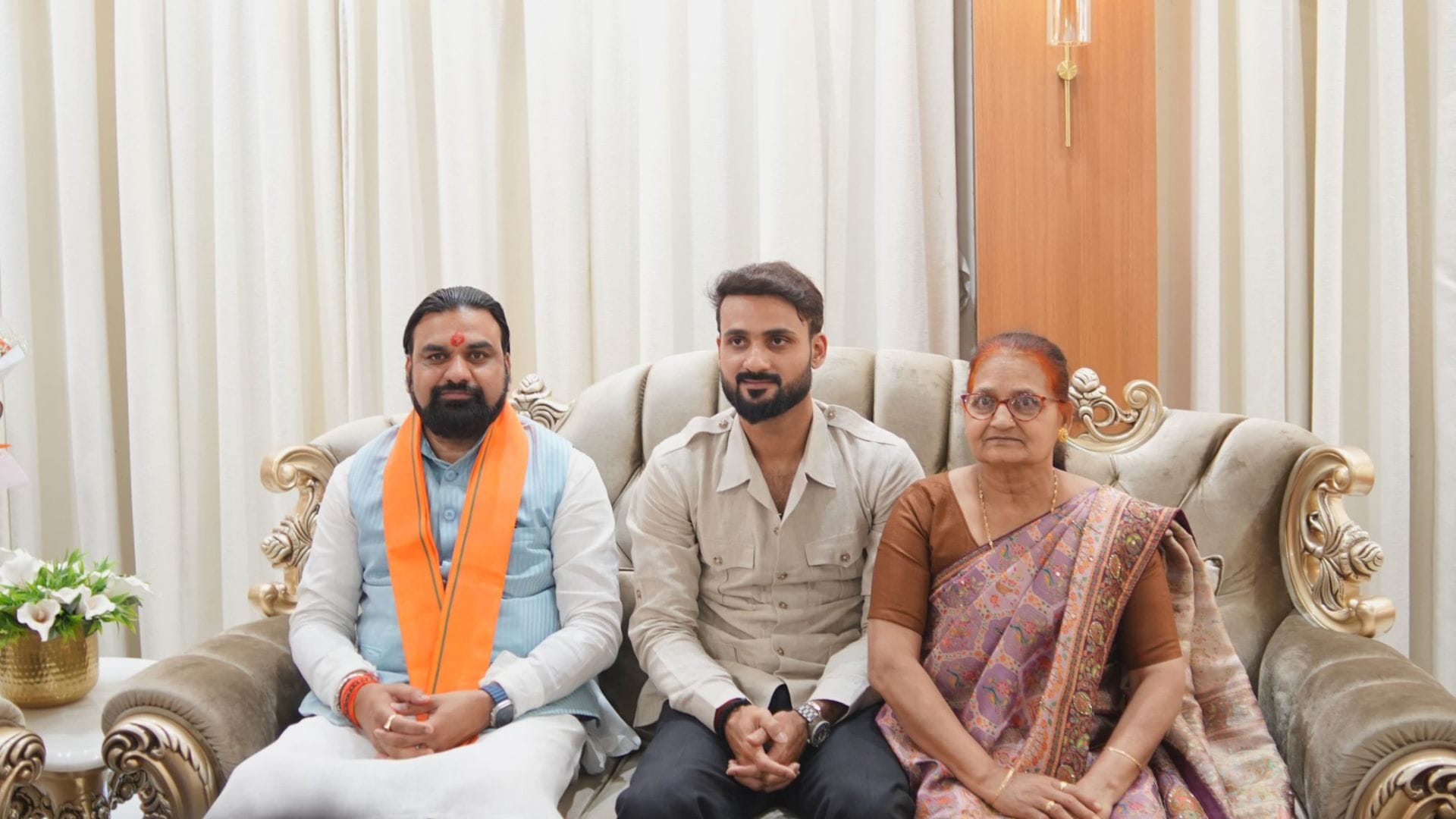 आकाशदीप के परिवरा से सीएम ने की मुलाकात