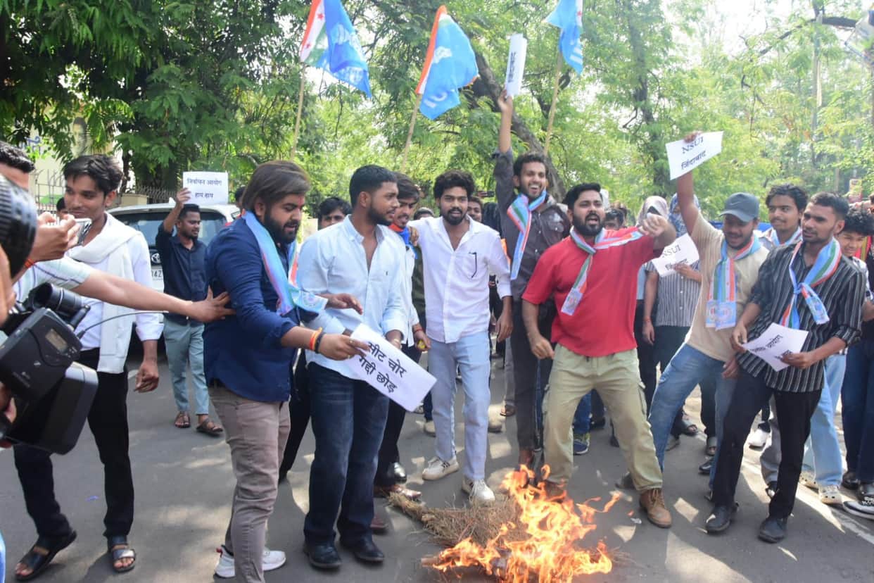 Controversy over Meenakshi Natarajan's nomination continues: NSUI burns effigy of Chief Electoral Officer, all