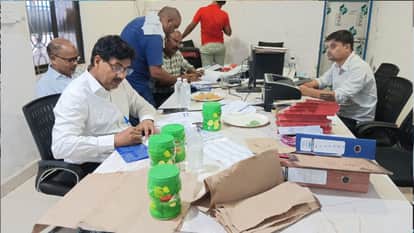 The Gorakhpur Food Department sent eight samples to the Jhansi lab for testing.